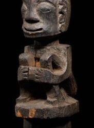 000785 Sumatra, Batak, Toba, squatting ancestor figure