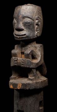 000785 Sumatra, Batak, Toba, squatting ancestor figure