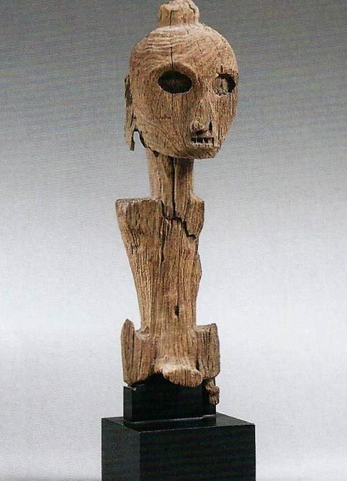 000166 Moluccas, Leti, ancestor figure