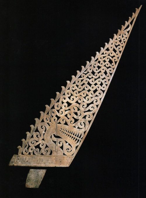 000296 Moluccas, Tanimbar, canoe prow