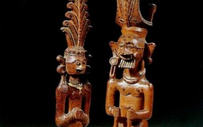000336 Sumatra, Nias, two ancestor figures
