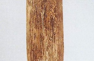 000351 Moluccas, Kai Islands, anthropomorphic figure