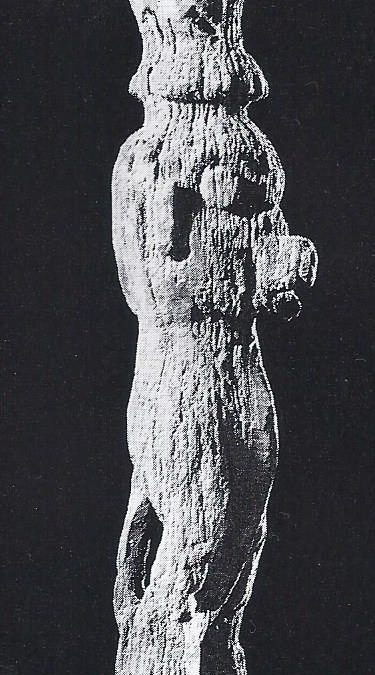 000476 Borneo, Kalimantan, Dayak, figure of a monkey