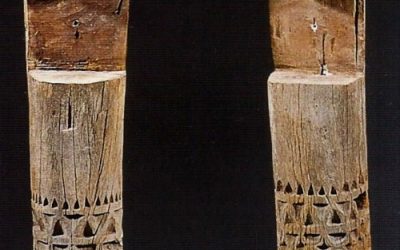 000498 Nusa Tenggara, Flores, pair of ancestor figures