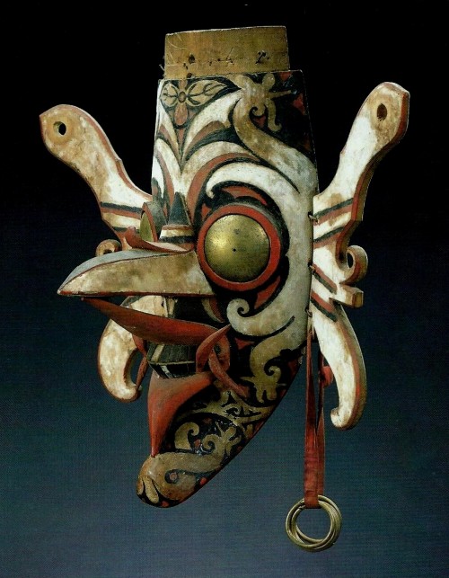 000560 Borneo, East Kalimantan, Upper Mahakam, Dayak, face mask