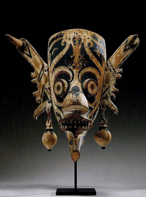000646 Borneo, Kalimantan, face mask