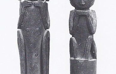 000660 Moluccas, Tanimbar, two ancestor figures
