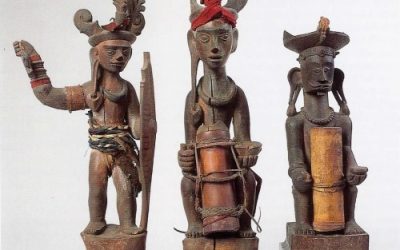 000645 Sumatra, South Nias, three ancestor figures