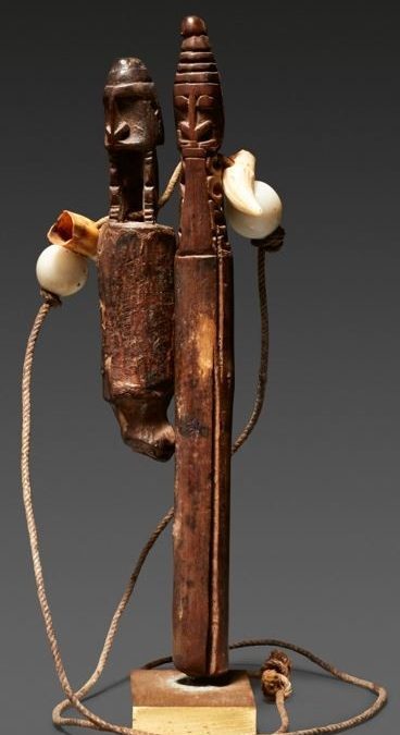 000885 Papua Barat, Teluk Cenderawasih, amulet