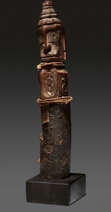 000888 Papua Barat, Teluk Cenderawasih, amulet