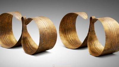 000950 Sumatra, Nias, pair of ear ornaments