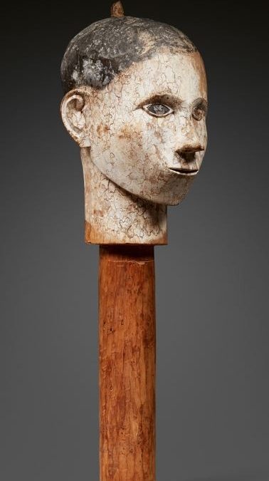000958 Sulawesi, Toraja, head of a funerary figure