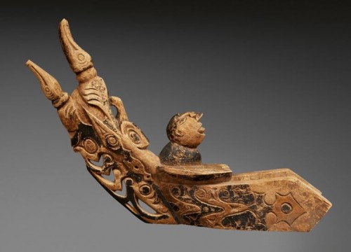 000979 Papua Barat, Teluk Yos Sudarso (Humboldt Bay), prow ornament