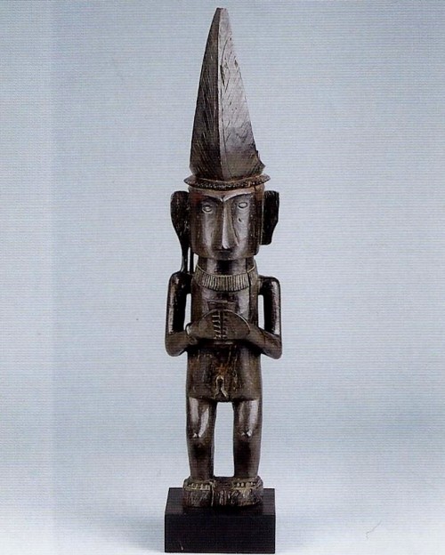 000350 Sumatra, Nias, ancestor figure