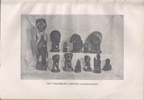 000470 Papua Barat, Teluk Cenderawasih, ancestor figures