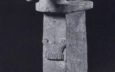 000488 Sumatra, Nias, commemorative stele