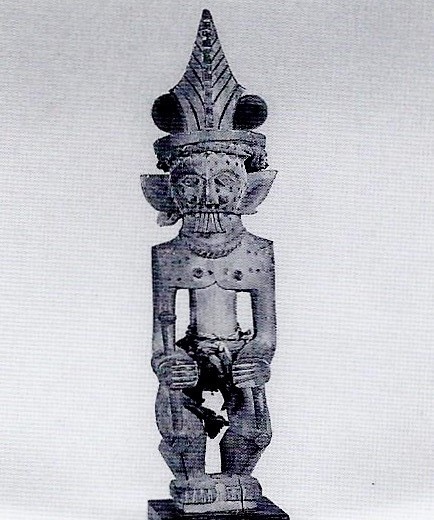 000563 Sumatra, Nias, ancestor figure