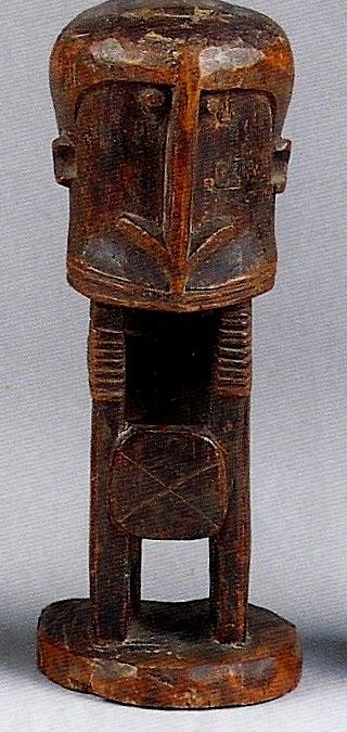 000618 Papua Barat, Teluk Cenderawasih, ancestor figure