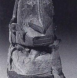 001003 Papua Barat, Teluk Cenderawasih, ancestor figure