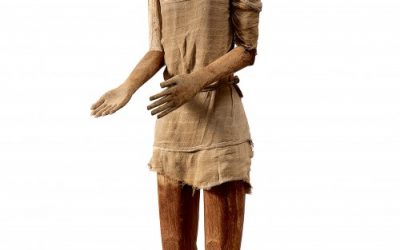 000684 Sulawesi, Toraja, funerary effigy