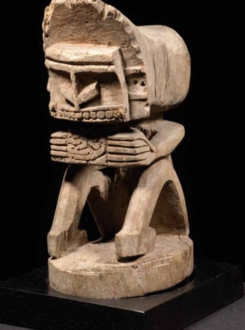001028 Papua Barat, Teluk Cenderawasih, Wandamen, ancestor figure