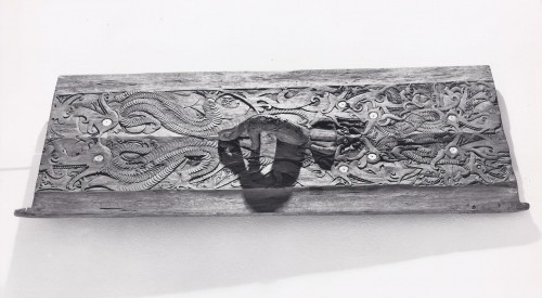 001040 Borneo, East Kalimantan or Sarawak, Kayan Dayak chieftain’s door