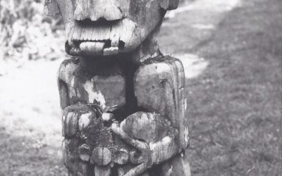 001042 Borneo, East Kalimantan, Bentian or Tunjung Dayak spirit figure