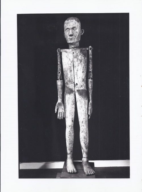 001043 Sulawesi, Toraja, funerary effigy