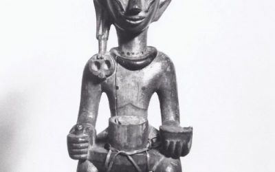 001044 Sumatra, South Nias, seated ancestor figure