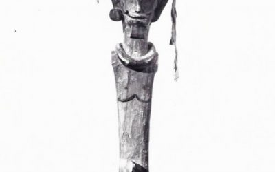 001046 Sumatra, South Nias, forked anthropomorphic figure