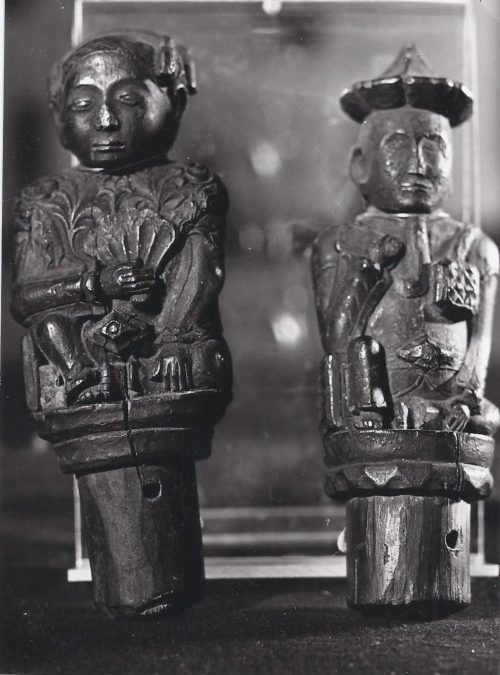 001052 Borneo, Central Kalimantan, Dayak, Ngaju two stoppers