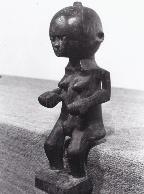 001060 Nusa Tenggara, Flores, ancestor figure