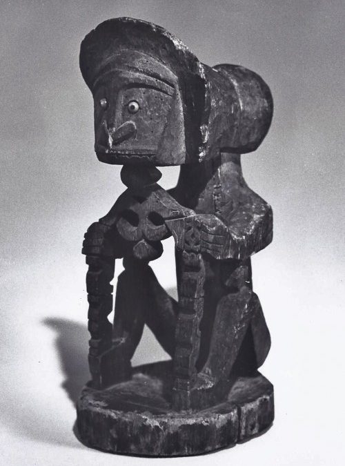 001071 Papua, teluk Cenderawasih, ancestor figure