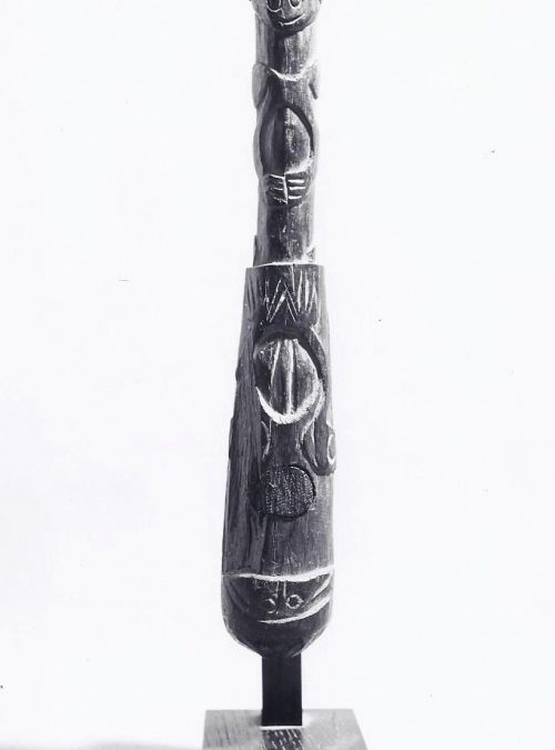001074 Papua, Sentani Lake, ritual implement