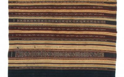 001085 Nusa Tenggara, Lembata, festive sarong