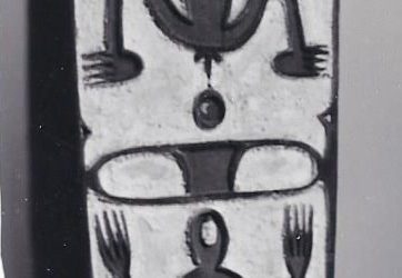 001118 Papua, Central Asmat, war shield