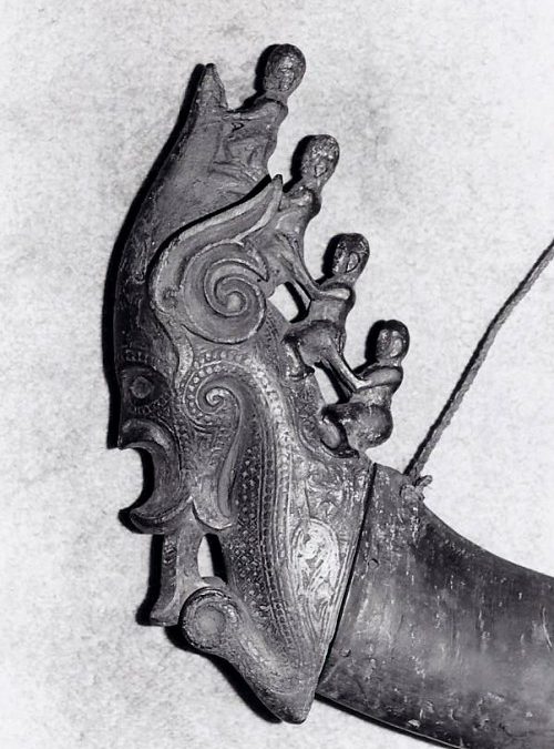001127 Sumatra, Batak, medicine horn