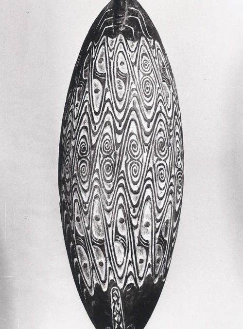 001141 Papua, Lake Sentani, platter