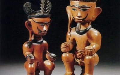 000335 Sumatra, South Nias, two ancestor figures
