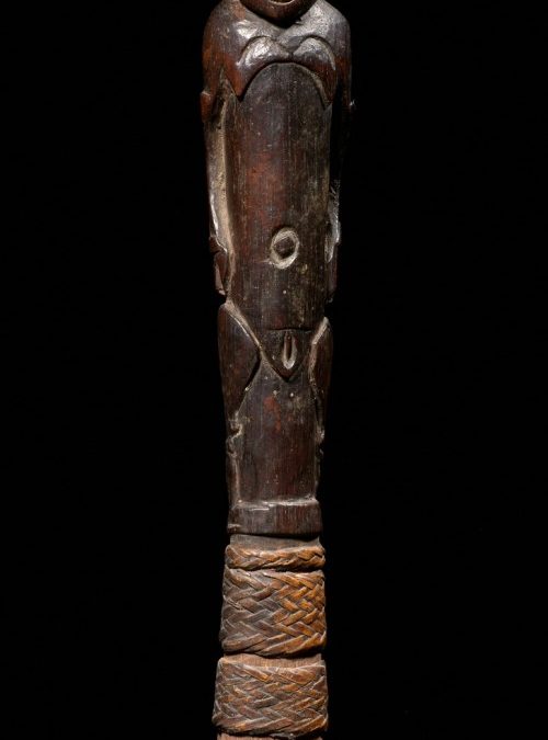 001152 Papua Barat, Lake Sentani, ceremonial tool handle