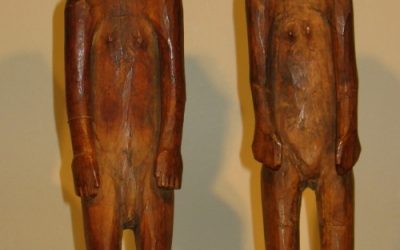 001170 Nusa Tenggara, Ataoro, pair of ancestral effigies