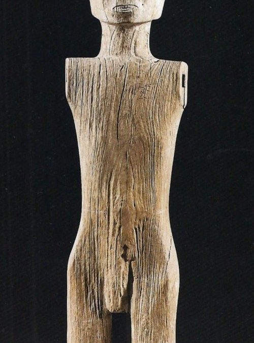 001176 Sulawesi, Toraja, funerary effigy