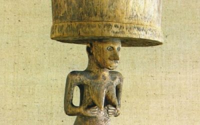 001220 Moluccas, Tanimbar, Yamdena, large drum