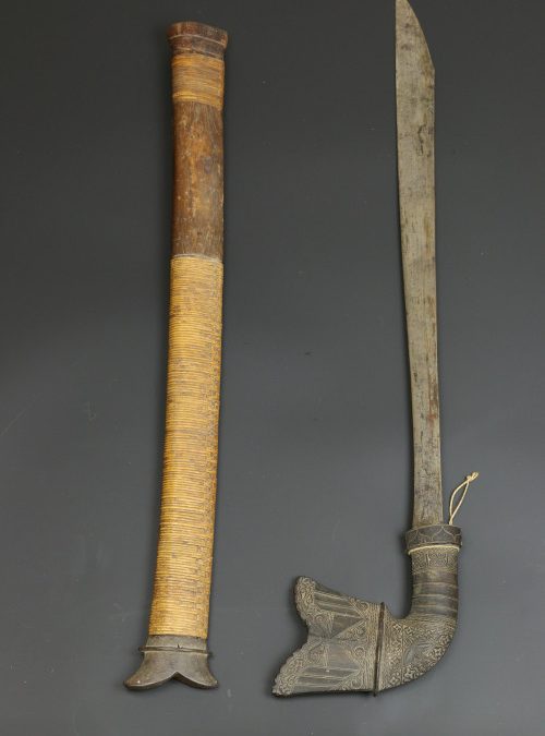 001302 Sulawesi, Toraja, sword