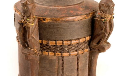 001356 Borneo, Sarawak or Kalimantan, shaman’s box