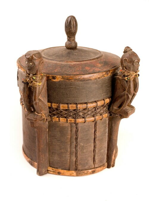 001356 Borneo, Sarawak or Kalimantan, shaman’s box