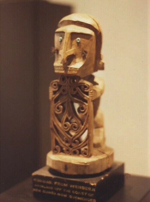 000445 Papua, Cenderawasih Bay, ancestor figure