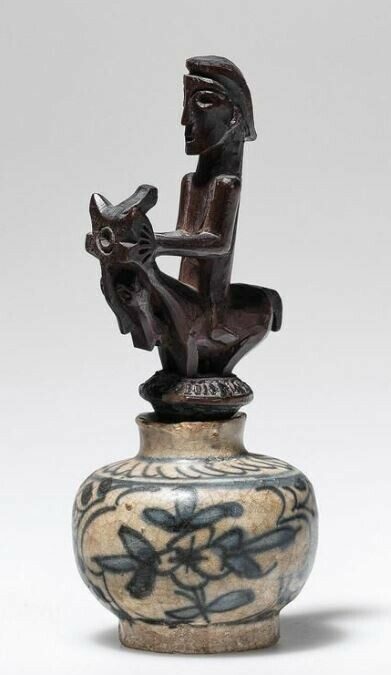 001449 Sumatra, Batak, medicine container