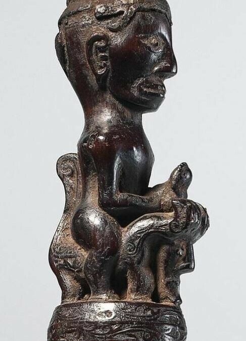 001462 Sumatra, Batak, top of a staff