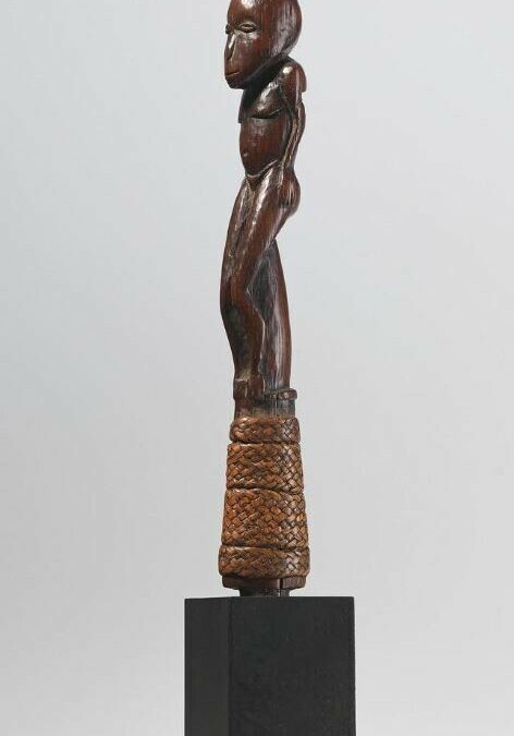 001465 Papua, Lake Sentani, handle